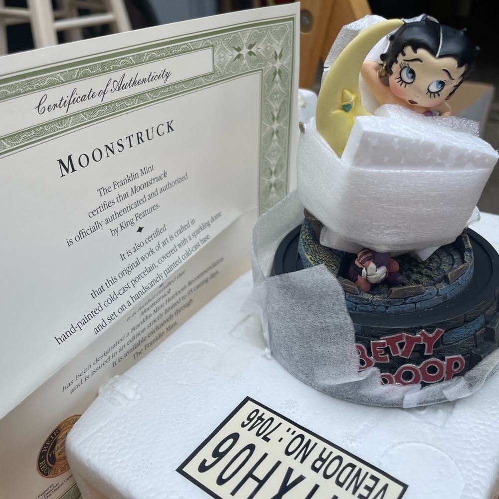 Franklin Mint Betty Boop on Crescent Moon ‘Moonstruck’ Figurine